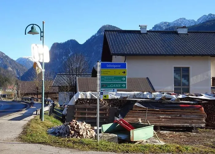 Almsternderl - Gemuetliche In * Gosau