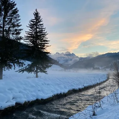 Almsternderl - Gemuetliche In * Gosau